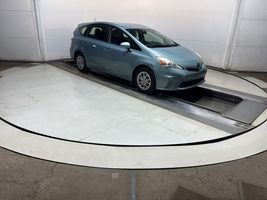 2014 TOYOTA PRIUS V TWO