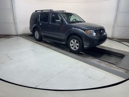 2010 NISSAN PATHFINDER SE