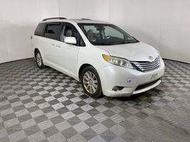 2012 TOYOTA SIENNA LIMITED