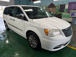 2013 CHRYSLER TOWN & COUNTRY TOURING L