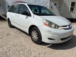 2006 TOYOTA SIENNA 