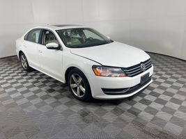 2013 VOLKSWAGEN PASSAT SE