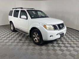2009 NISSAN PATHFINDER SE