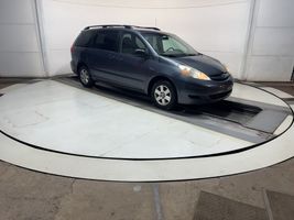 2010 TOYOTA SIENNA LE 7-PASSENGER