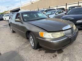 2001 LINCOLN TOWN CAR SIGNATURE