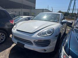 2014 PORSCHE CAYENNE PLATINUM