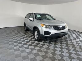 2011 KIA SORENTO LX
