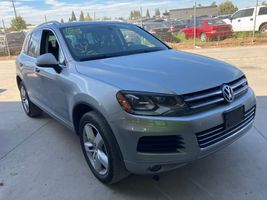 2011 VOLKSWAGEN TOUAREG HYBRID
