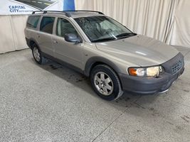 2003 VOLVO XC70 