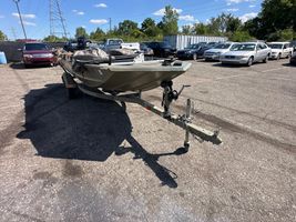 2015 TRACKER 16 FT