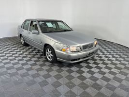 1998 VOLVO S70 BASE