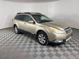 2010 SUBARU OUTBACK LIMITED
