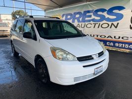 2005 TOYOTA SIENNA