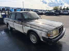 1993 VOLVO 240 