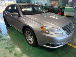 2013 CHRYSLER 200 LX