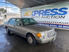 1986 MERCEDES-BENZ 560 SERIES
