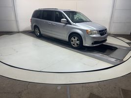 2011 DODGE GRAND CARAVAN CREW