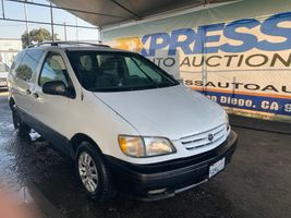 2003 TOYOTA SIENNA CE