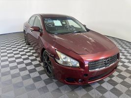 2010 NISSAN MAXIMA 