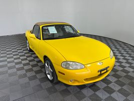 2002 MAZDA MX-5 MIATA 