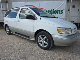 2000 TOYOTA SIENNA XLE