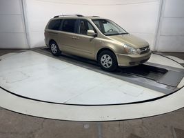 2010 KIA SEDONA LX