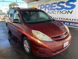 2006 TOYOTA SIENNA 