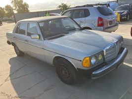 1985 MERCEDES-BENZ 300 SERIES 300D