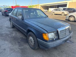 1986 MERCEDES-BENZ 300 SERIES 300E