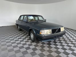 1987 VOLVO 240 