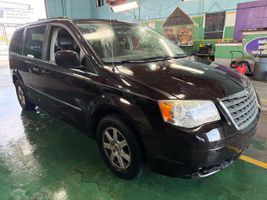2010 CHRYSLER TOWN & COUNTRY