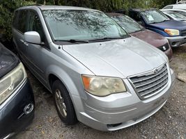 2010 CHRYSLER TOWN & COUNTRY TOURING
