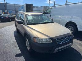 2005 VOLVO XC70 