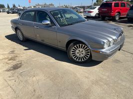 2007 JAGUAR XJ VANDEN PLAS