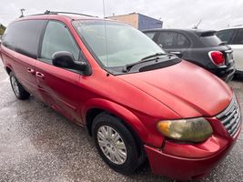 2005 CHRYSLER TOWN & COUNTRY LX