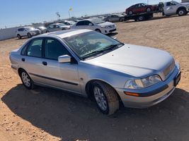 2001 VOLVO S40 