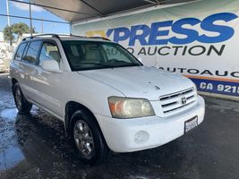2004 TOYOTA HIGHLANDER 