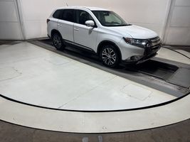 2016 MITSUBISHI OUTLANDER SE