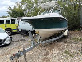 2004 BAYLINER TROPHY 2352WA 