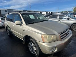 2002 TOYOTA HIGHLANDER 