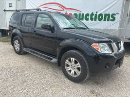 2009 NISSAN PATHFINDER SE