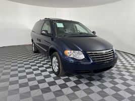 2006 CHRYSLER TOWN & COUNTRY 